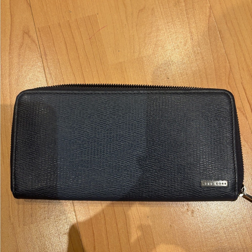 Hugo Boss Dark Navy Textured Leather Wallet
